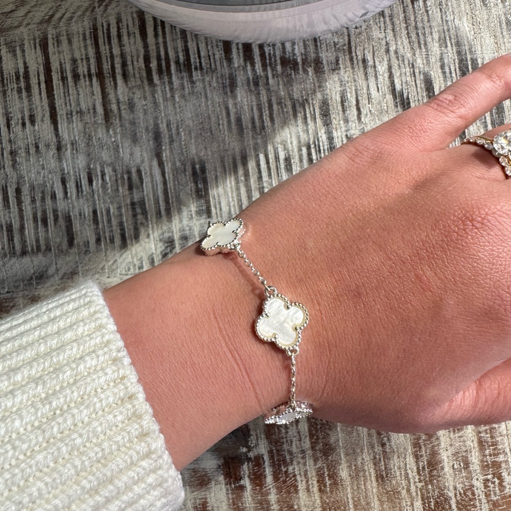 Mother of Pearl Aprels Vintage